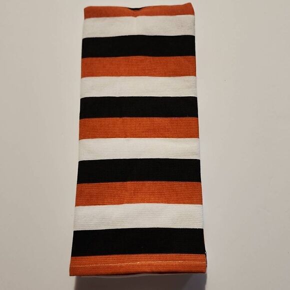 Let's Party Pumpkin 2 Pack Kitchen Towel Set Halloween NWT - Picture 5 of 6